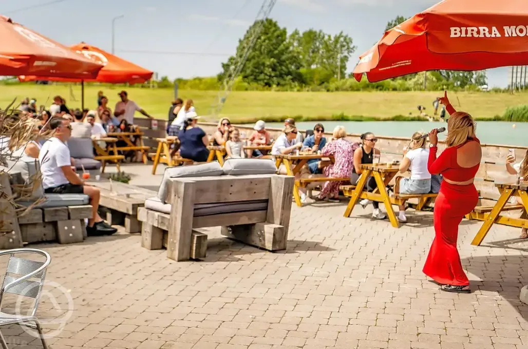 Live music at restaurant onsite Live music at restaurant onsite