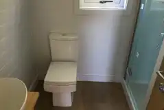 Ensuite glamping pod bathroom