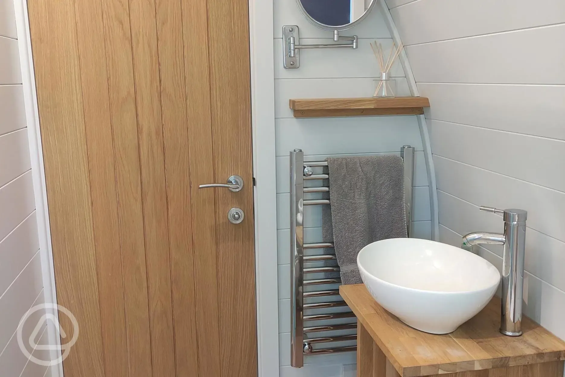Ensuite glamping pod bathroom