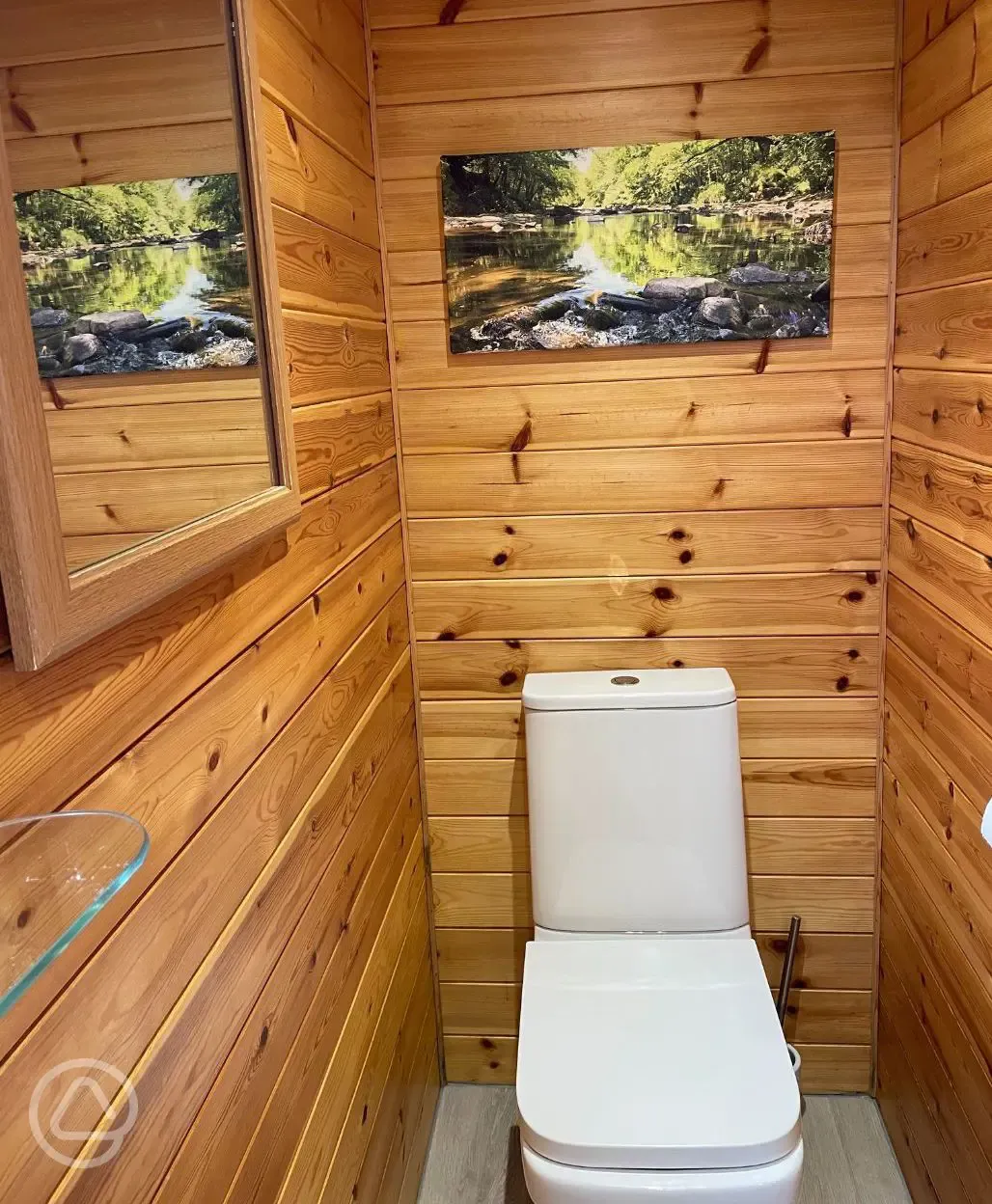 Embden glamping pod ensuite