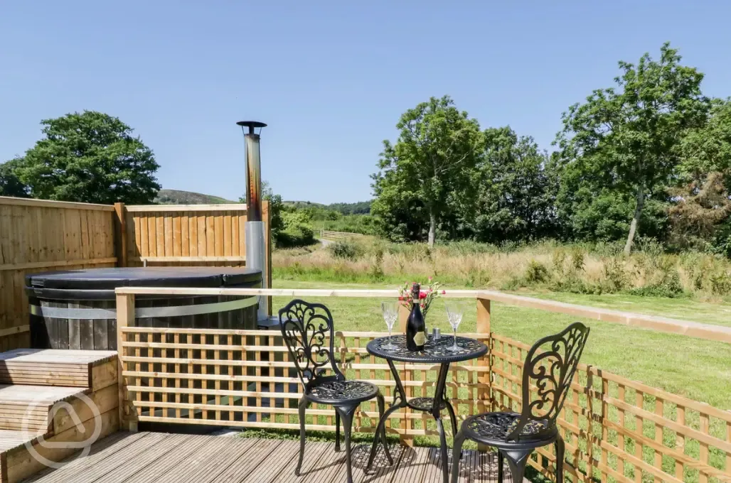 Embden glamping pod hot tub