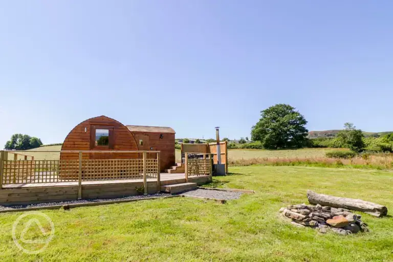 Embden glamping pod with hot tub
