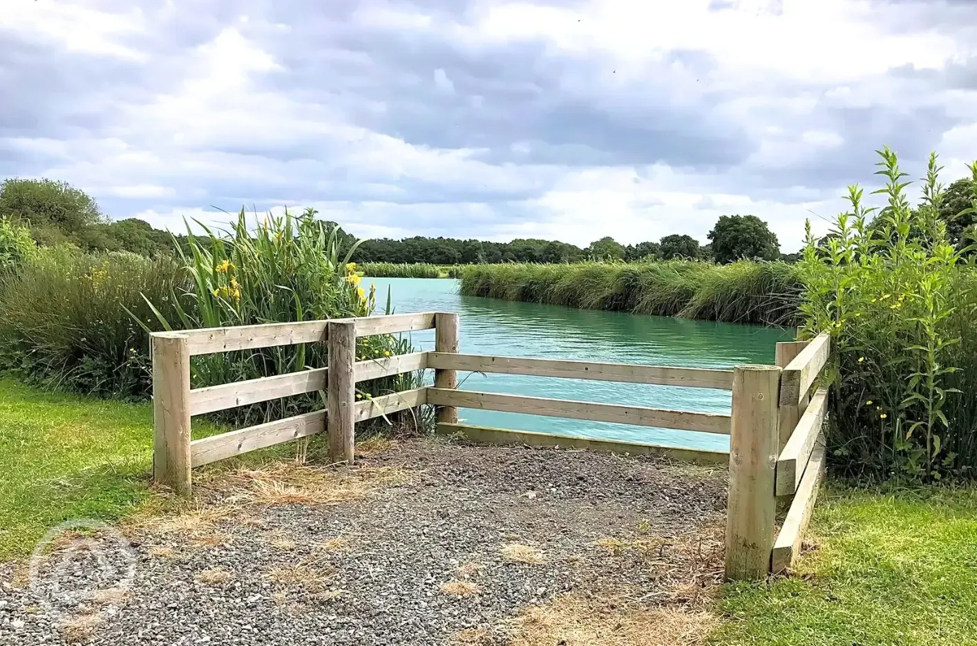 Accessible fishing peg