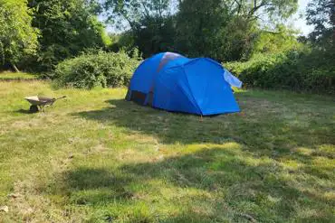 Non electric grass pitches at Broadway Farm Camping