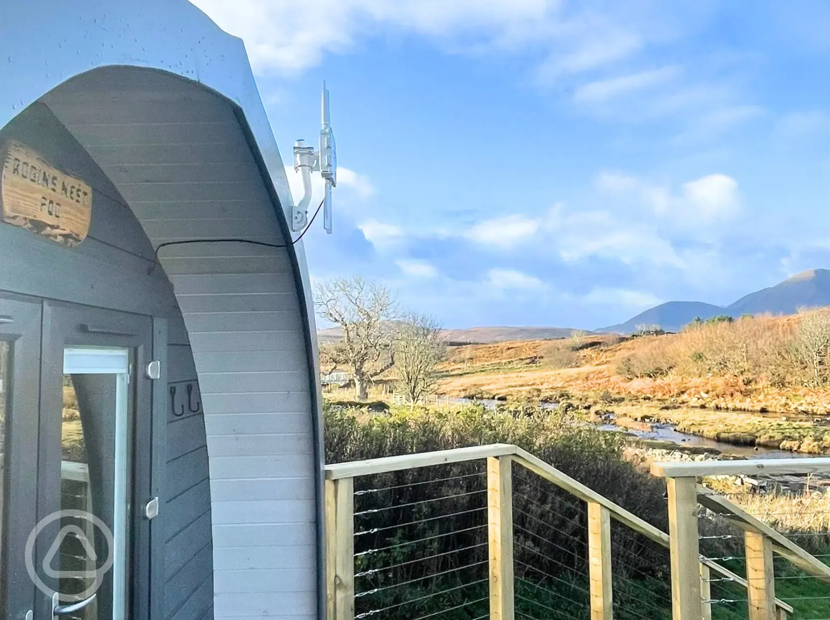 Robins Nest glamping pod and private decking