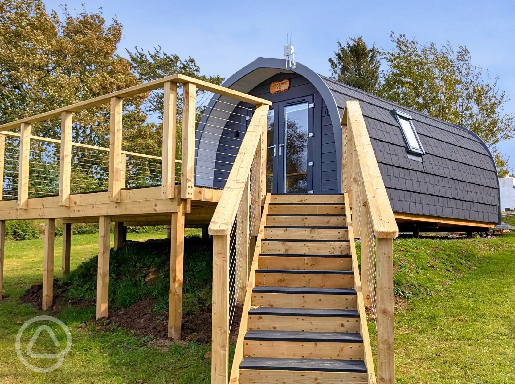 Robins Nest glamping pod and private decking