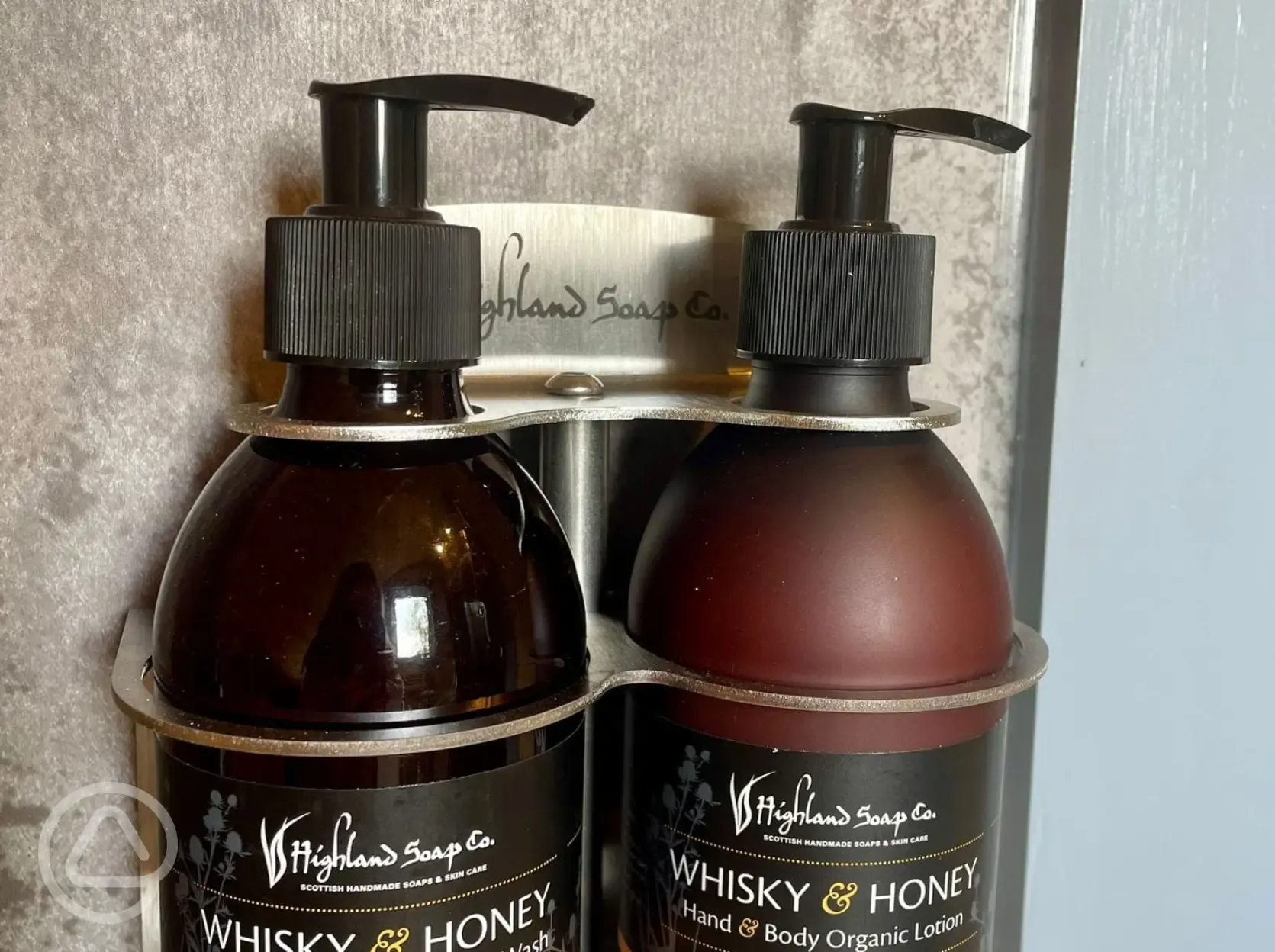 Robins Nest glamping pod ensuite bathroom toiletries