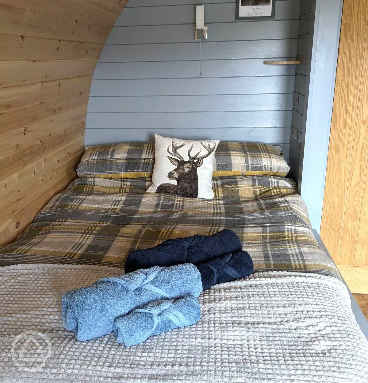Robins Nest glamping pod king size bed