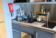 Robins Nest glamping pod kitchen
