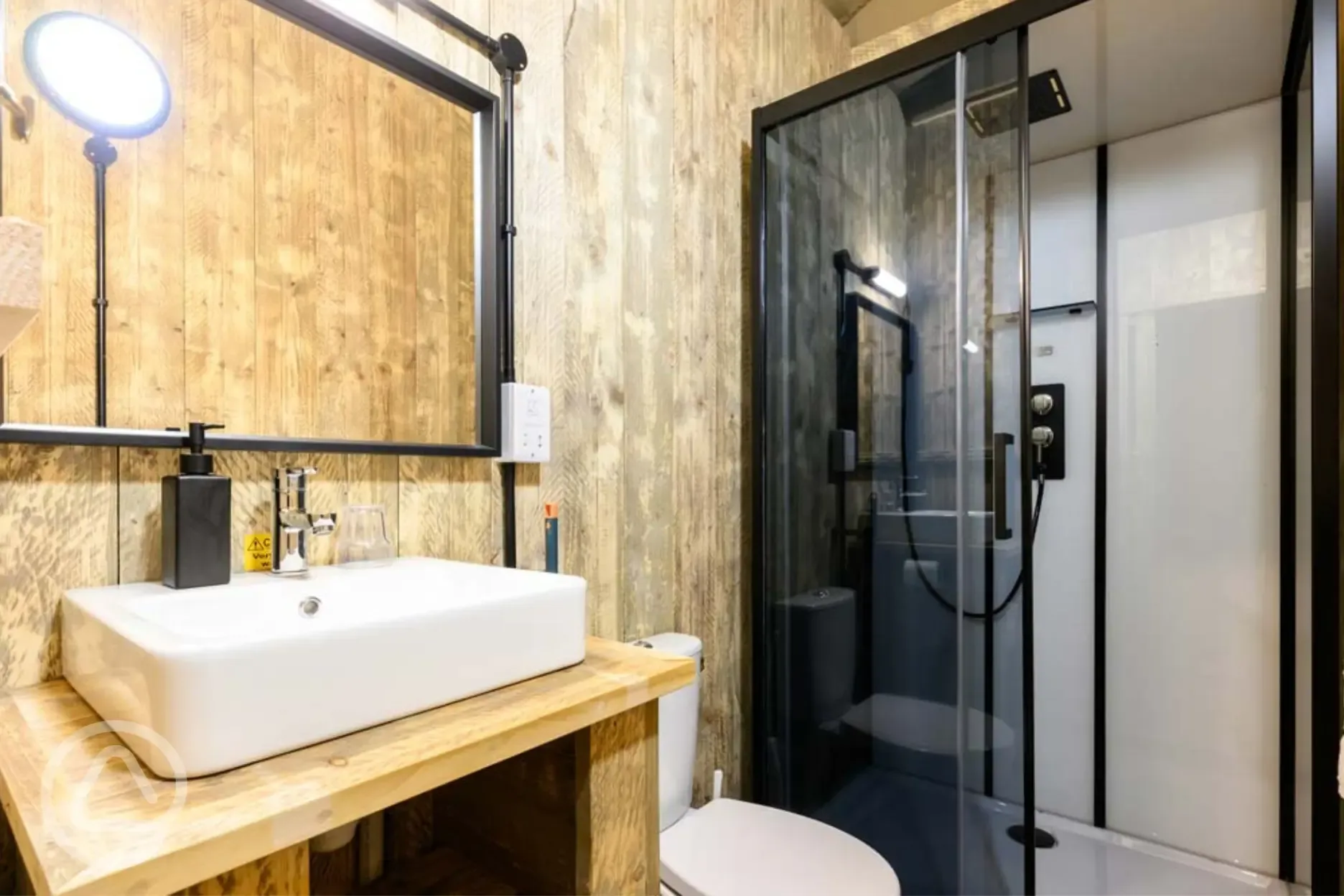 Premium Safari Tent ensuite bathroom (towels not provided)