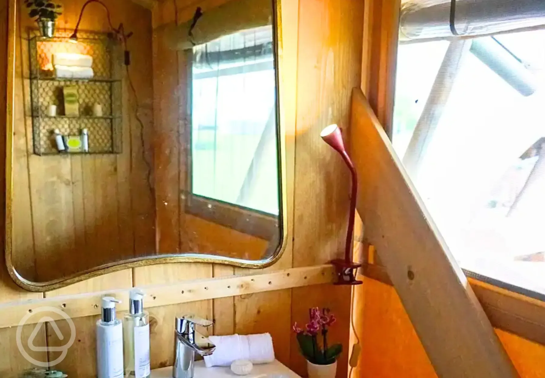 Deluxe safari tent ensuite bathroom (towels not provided but can be hired)