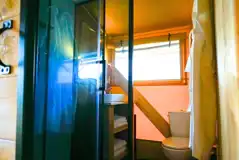 Deluxe safari tent ensuite bathroom (towels not provided but can be hired)