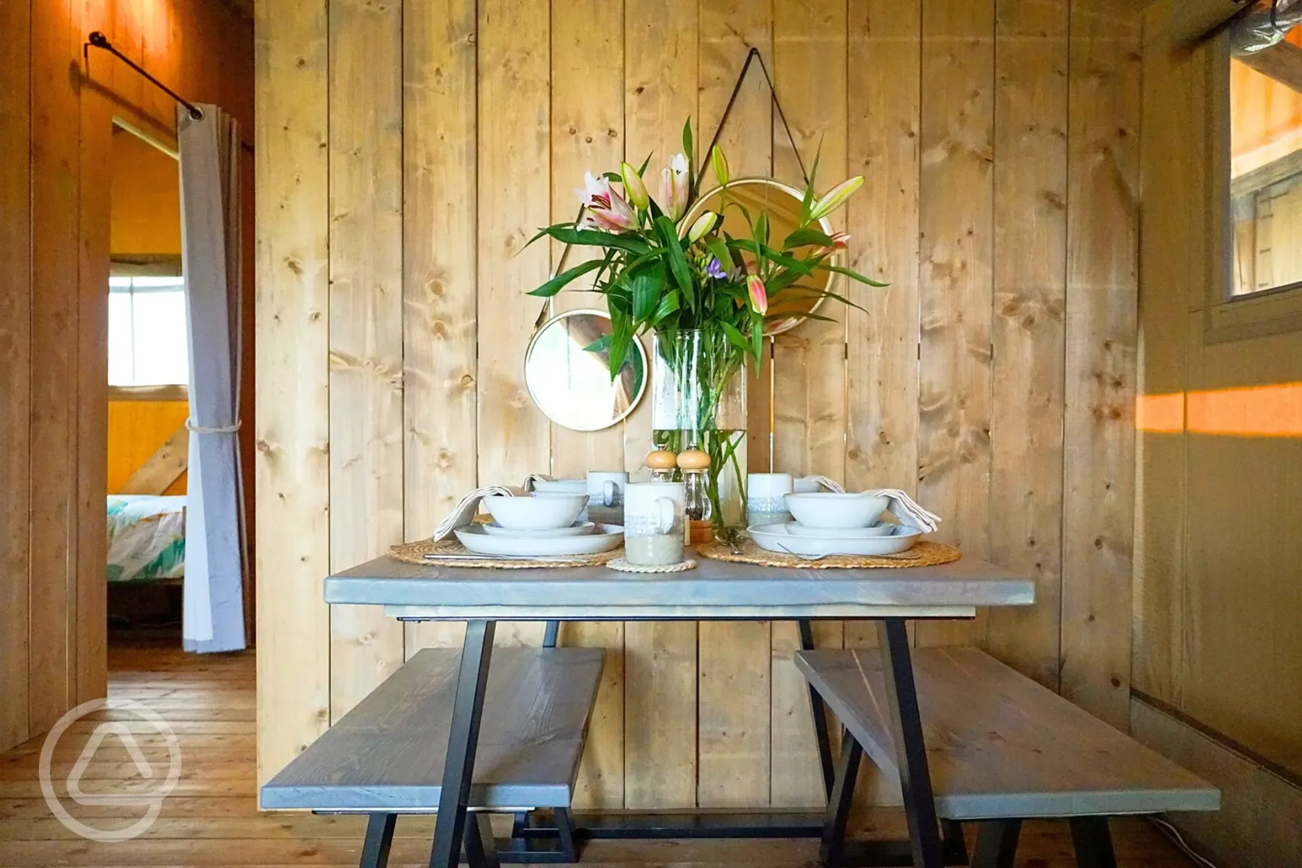 Deluxe safari tent dining table