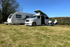 Grass touring pitches (9.1m x 8.5m) Grass touring pitches (9.1m x 8.5m)