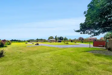 Overview of Laurel Park