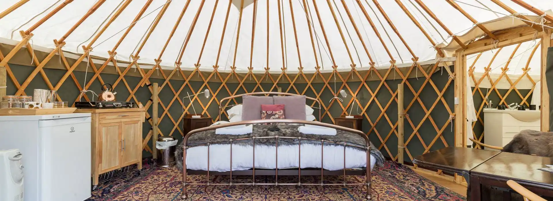 Romantic glamping for couples
