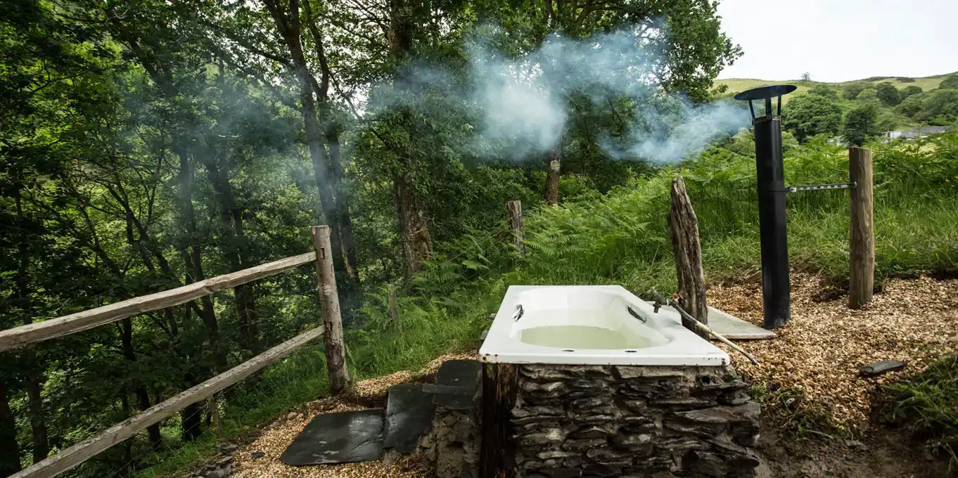Glamping with hot tubs in Snowdonia