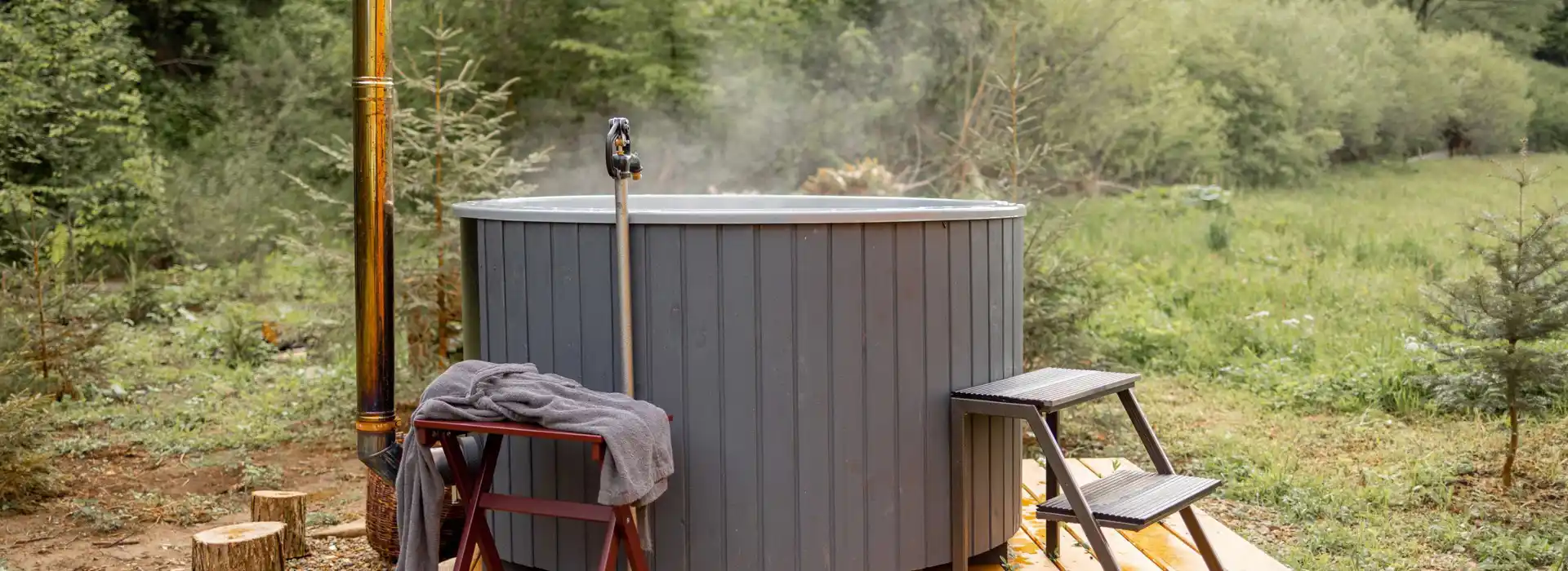 Touring sites with hot tubs in Wales