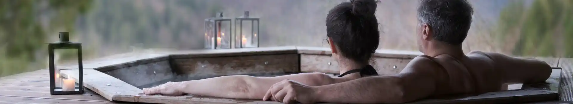 Romantic glamping with hot tub
