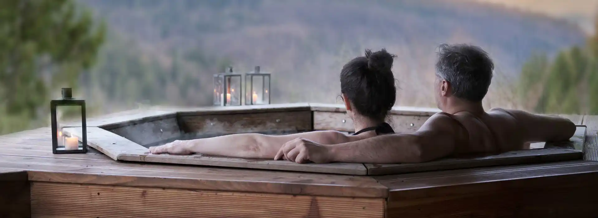 Romantic glamping with hot tub