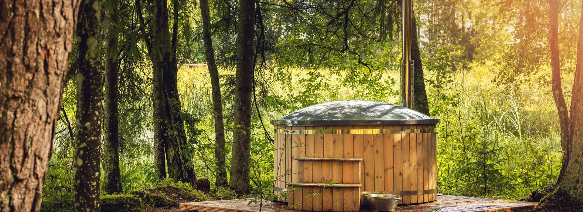 Frodsham camping and glamping pods with hot tubs