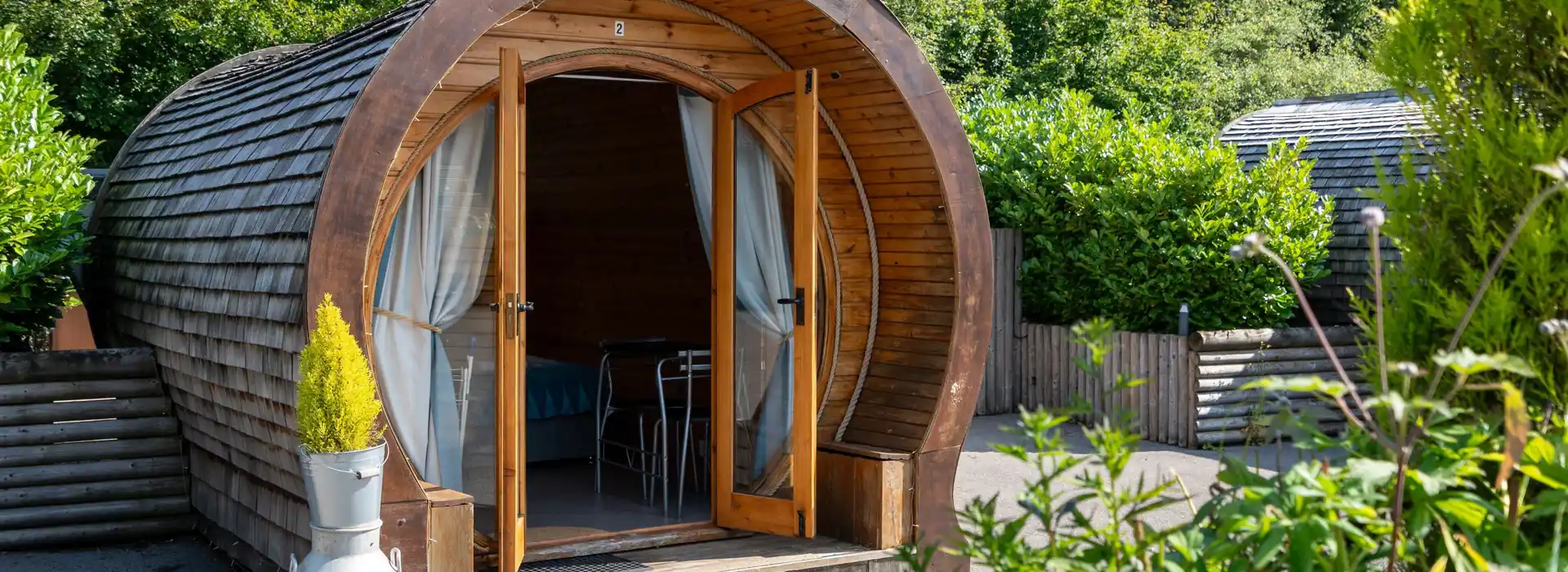 Camping and glamping pods in Buxton