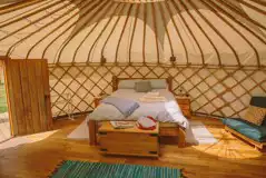 Oak Tree Yurt at Round the Woods