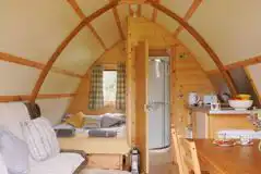 En-suite Deluxe Wigwam Pods (Pet Free) at Wigwam Holidays Maglia Rosso