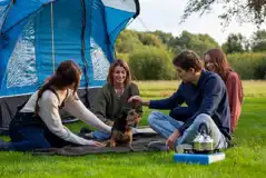 Non Electric Grass Pitches at Lee Valley Caravan Park Dobbs Weir