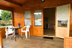 Kingfisher cabin with a covered outdoor area Kingfisher cabin with a covered outdoor area