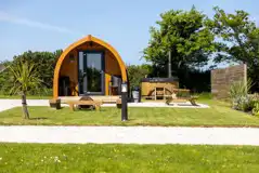 Hazel Pod with Hot Tub (Pet Friendly) at The Beeches Glamping