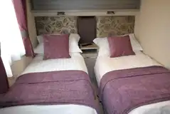 Skylark lodge twin bedroom