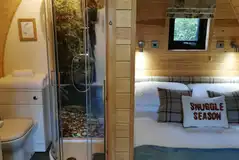 Aiden pod ensuite and double bed Aiden pod ensuite and double bed