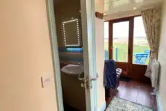Converted Horsebox (Whinifred) ensuite bathroom Converted Horsebox (Whinifred) ensuite bathroom