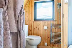 Alanna glamping pod ensuite