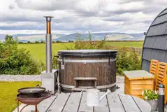 Alanna glamping pod hot tub