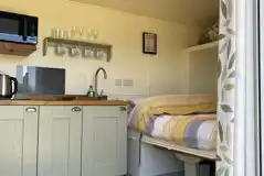 Ensuite Shepherd's Hut with Hot Tub at Secret Valley