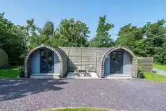 Llys y Llwynogod five person pod