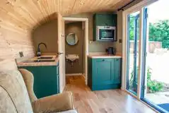 Hare's Retreat Cabin at Brosterfield Farm