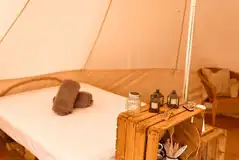 Includes a hamper with crockery and cutlery