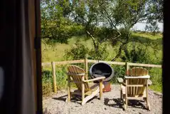 Hart shepherds hut outdoor area