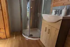 Enlli pod ensuite bathroom Enlli pod ensuite bathroom