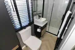 Ensuite Glamping Cabin bathroom Ensuite Glamping Cabin bathroom