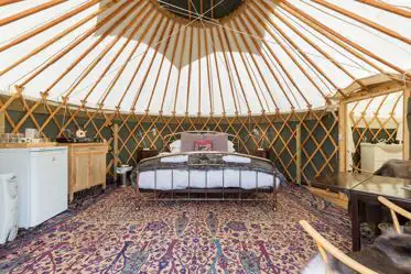 Romantic glamping for couples