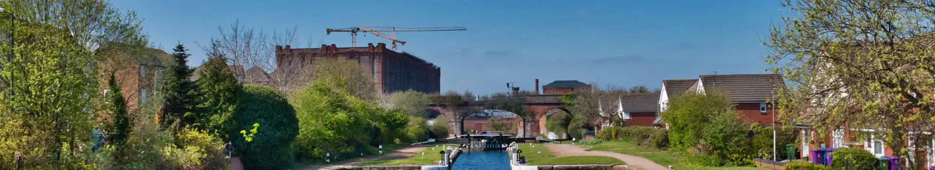 Campsites near the Leeds and Liverpool Canal