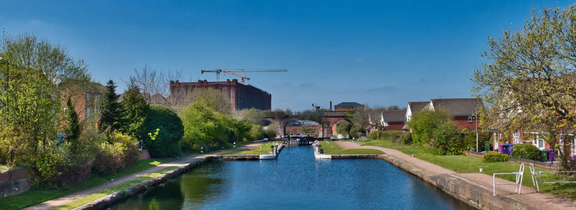 Campsites near the Leeds and Liverpool Canal