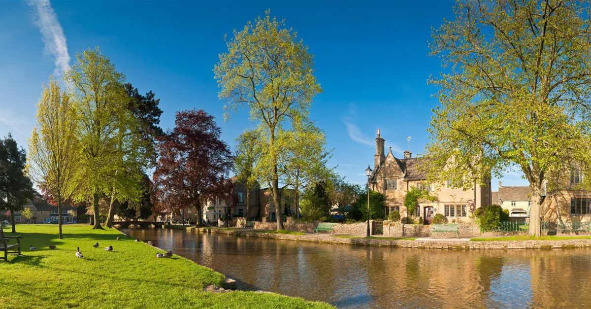 20+ campsites with fishing in the Cotswolds