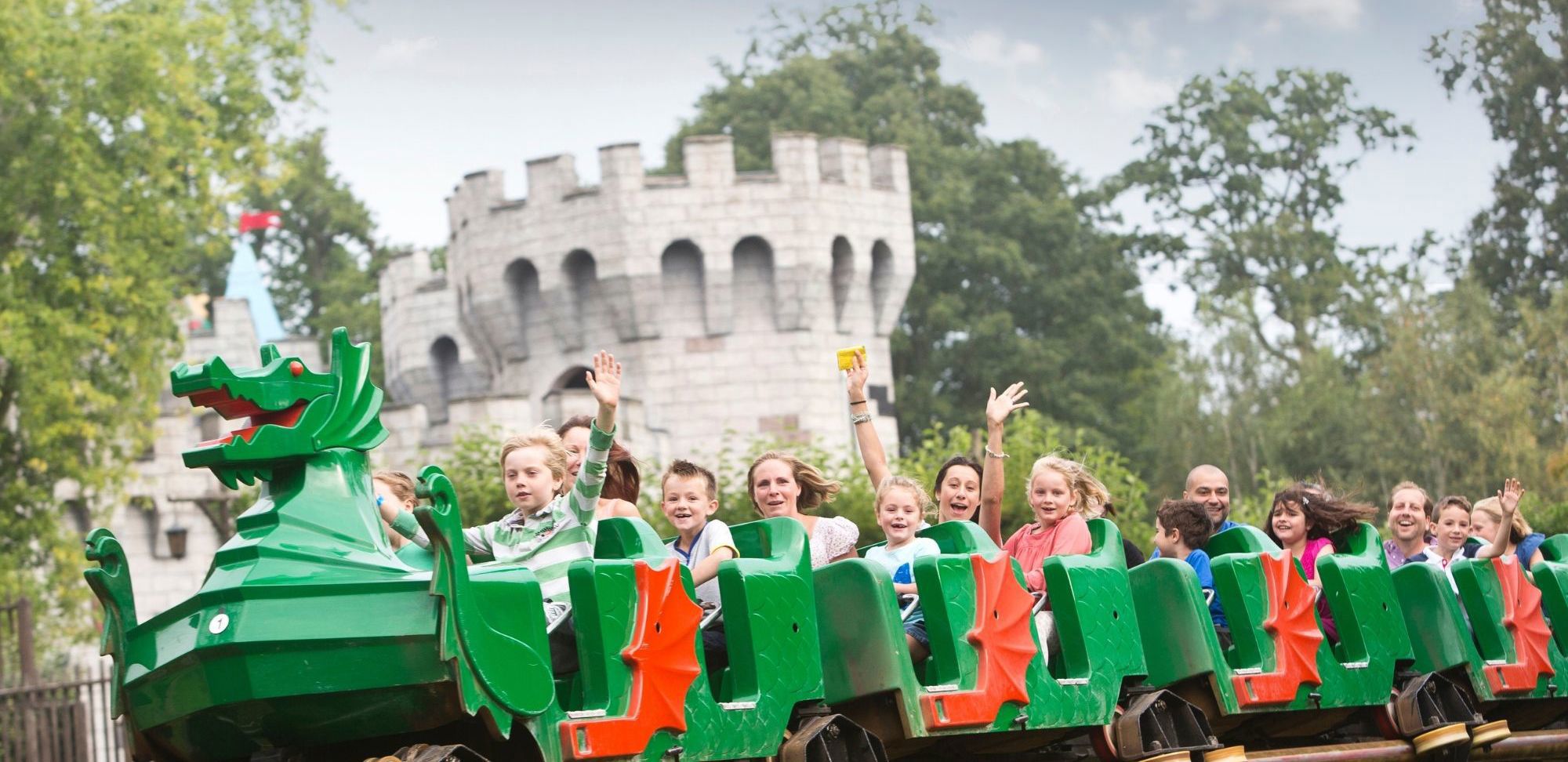 Campsites near LEGOLAND Windsor Resort and theme park