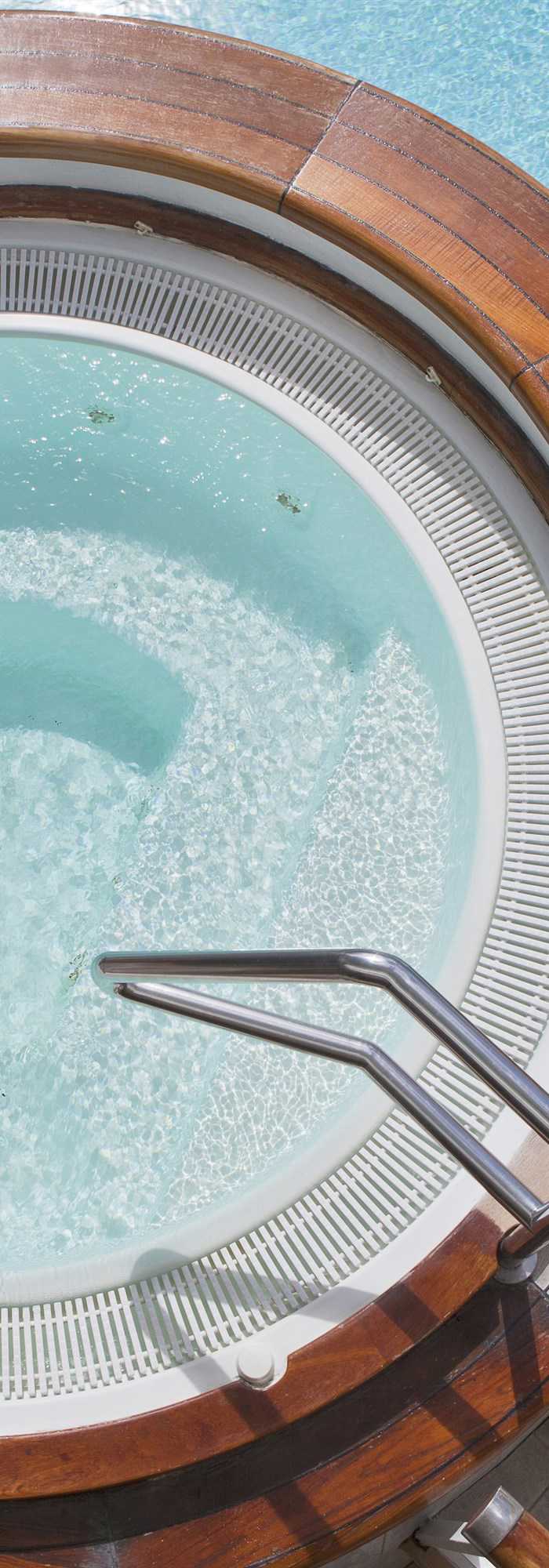 30+ glamping pods with hot tubs in Wales