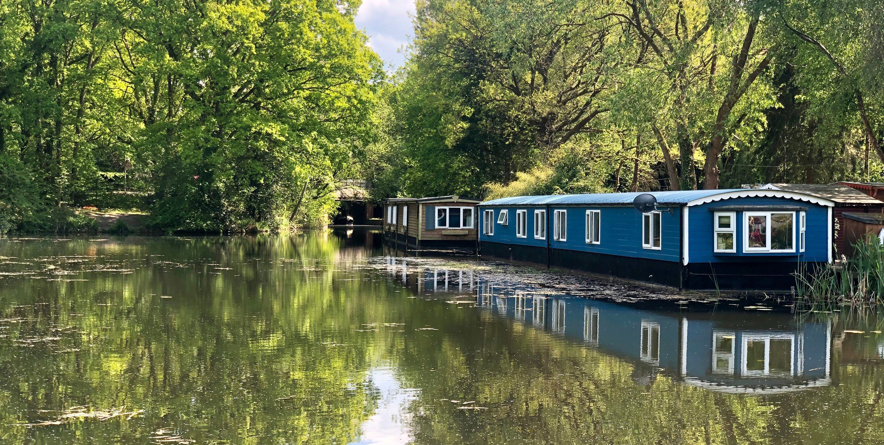 6 campsites near the Basingstoke Canal Best camping near the Basingstoke Canal